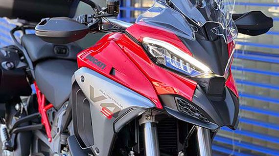Location Ducati Multistrada V4 S